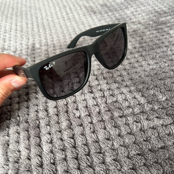 Ray Ban Sun Glasses - Picture 1 of 4